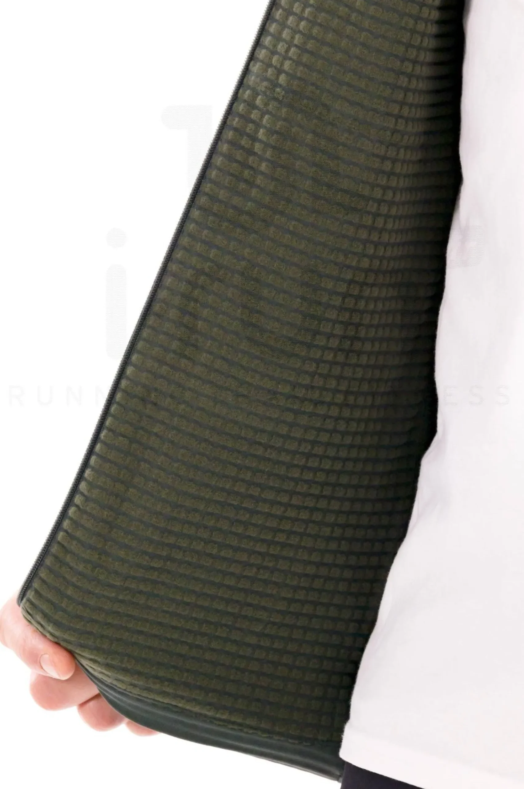 Essential Insulator Hybrid