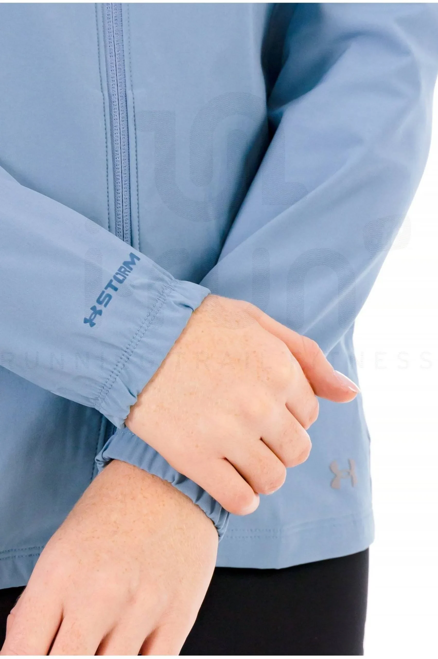 Outrun The Storm femme